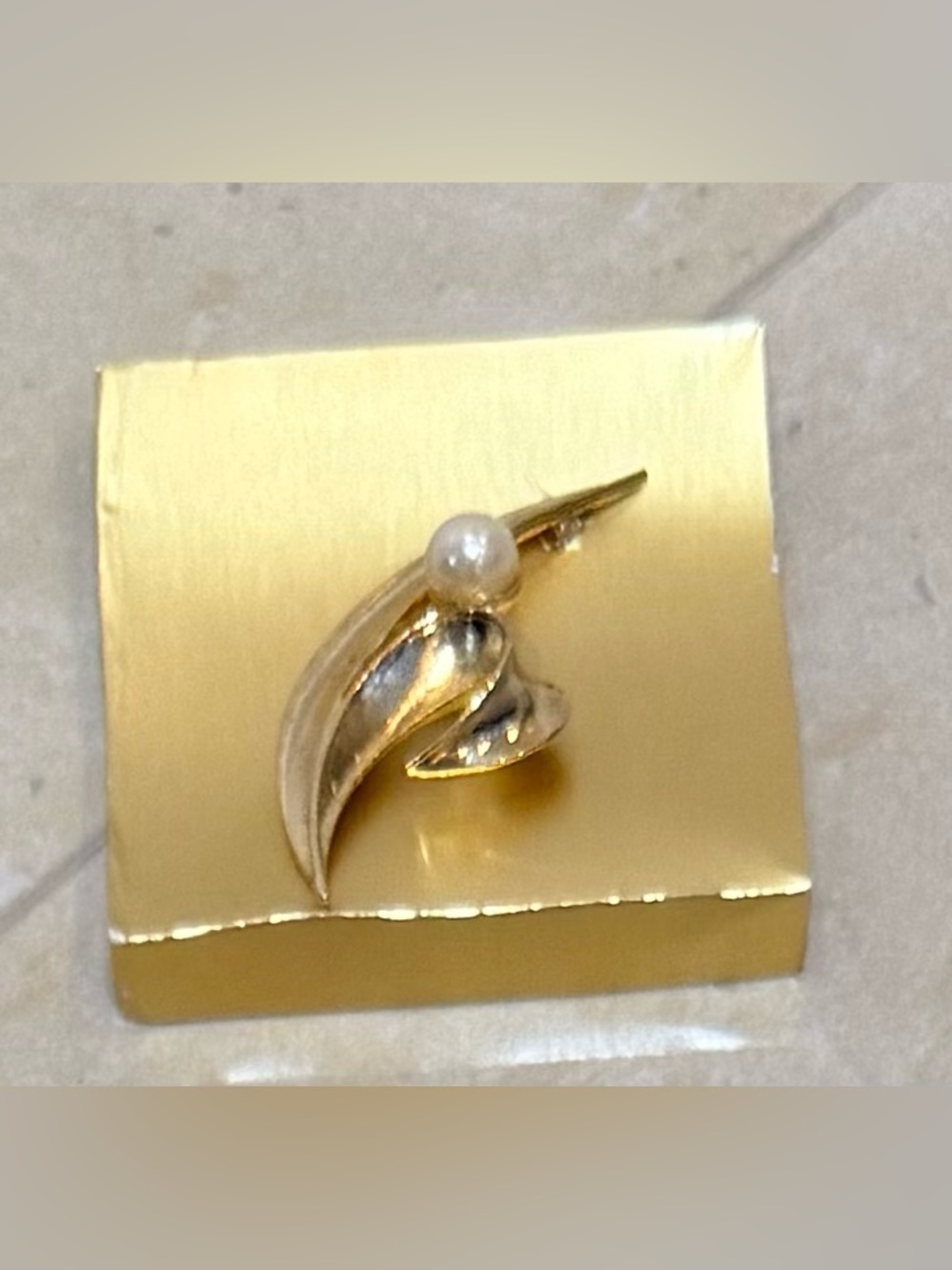 Bijoux Terner Gold Leaf Brooch with Pearl Accent